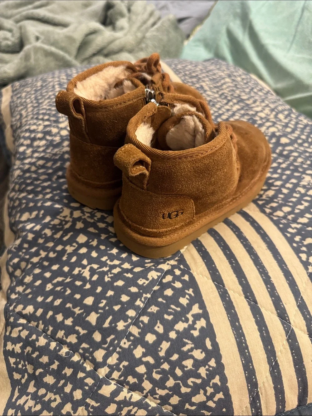 UGG Neumel